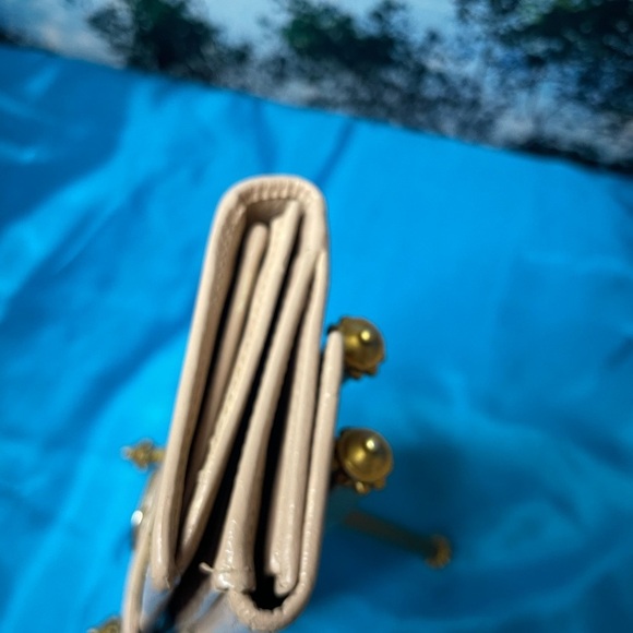 Gucci Gold and Cream Full Wallet with Signature GG Monogram VGC - Picture 5 of 15